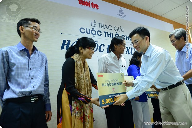 Awards for our "Picking Early Spring Buds" crossword competition