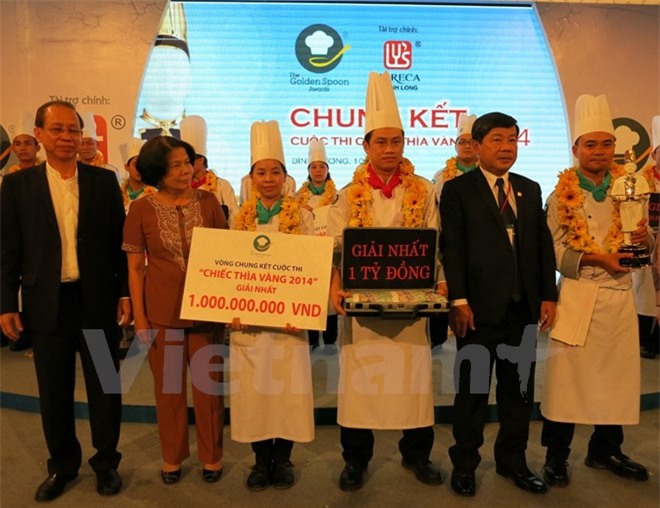 Caravelle Hotel champion of the Golden Spoon contest 2014 with the prize of VND 1 billion