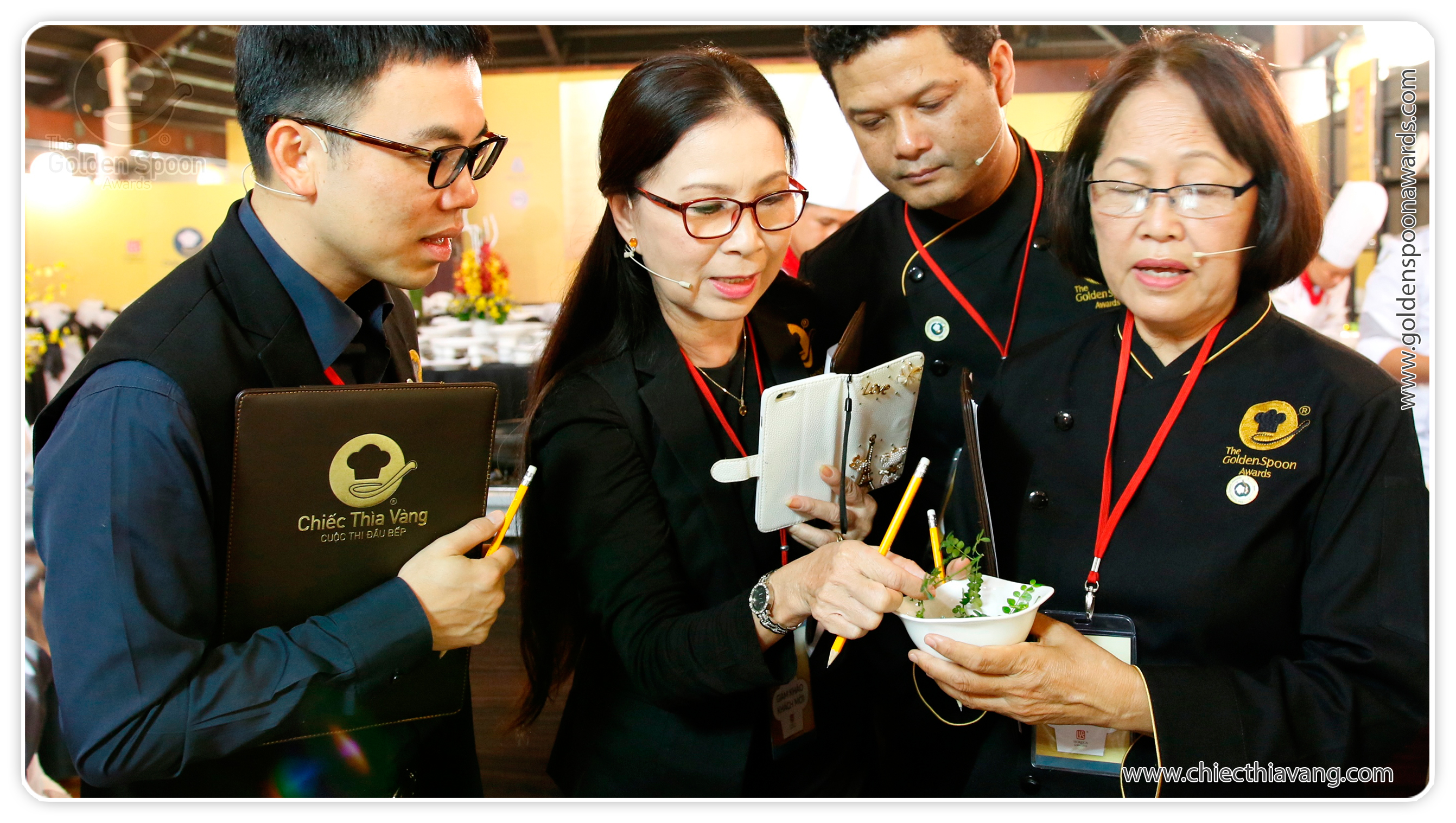 “Cây sọ chó” taken from out of the wild and into the city