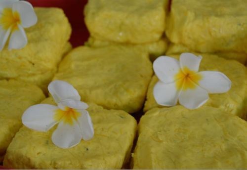  “Bánh phu thê” or  “Husband and wife” cake