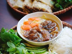 10 essential Vietnamese dishes every visitor should try
