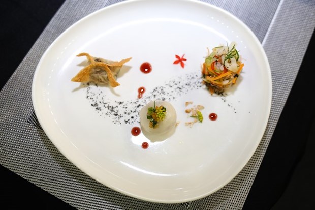 “Chef of the Century” got amazed at Vietnamese chefs’ creative cooking