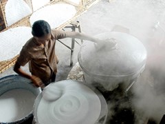 Making Nhon Hoa Rice Papers: Passion, Dedication and Sunshine