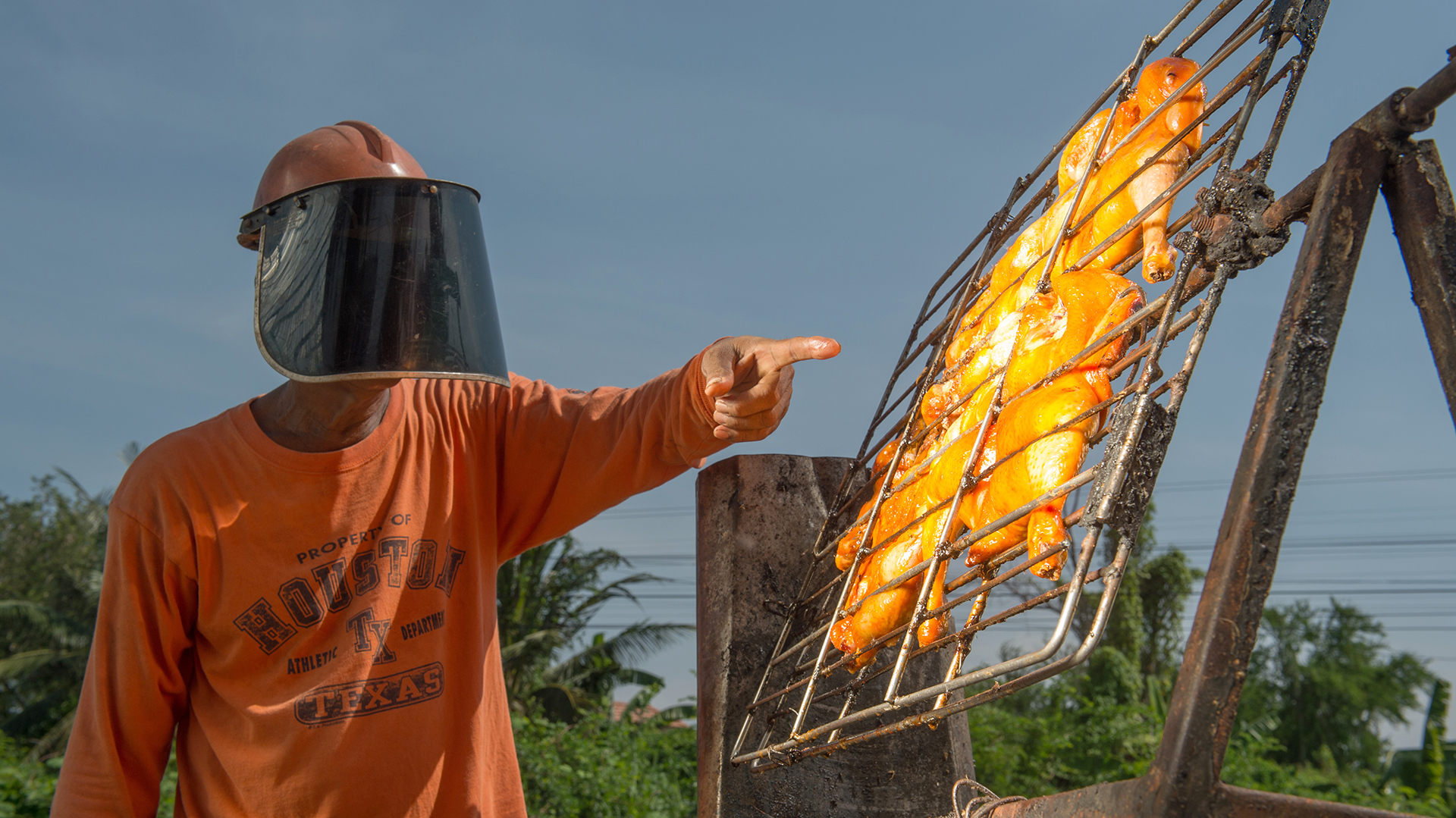 Man Cook Chicken with 1000 Mirrors