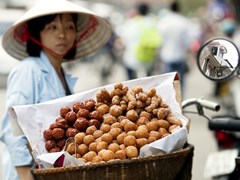 Childhood Nostalgic With Hanoi's Street Food